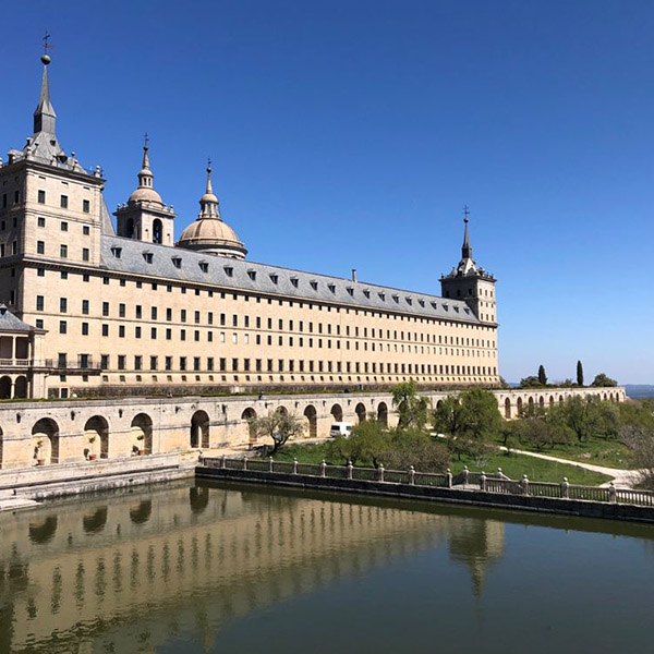 Monasterio-del-Escorial-y-jardines